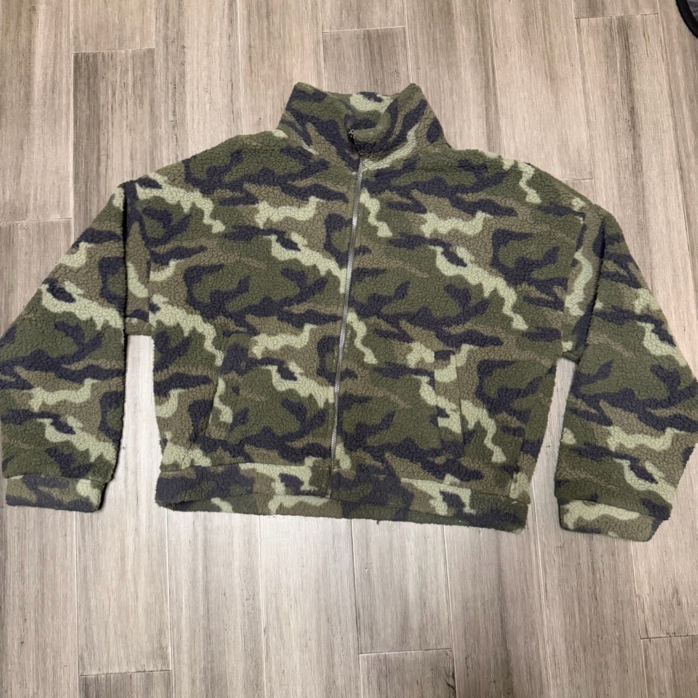 American Eagle Camo Sherpa Fleece Zip-Up Jacket | Women’s Large